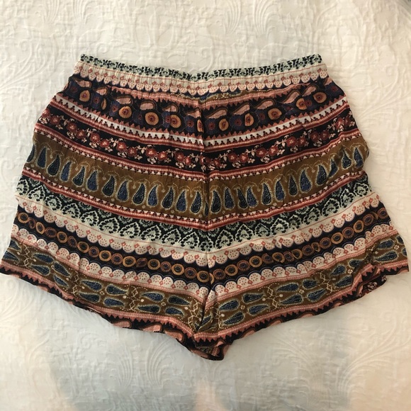 Patterned Shorts - Picture 3 of 3